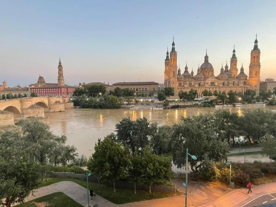 Apartamento Con Vistas Al Pilar Con Aparcamiento Privado Saragoça Exterior foto