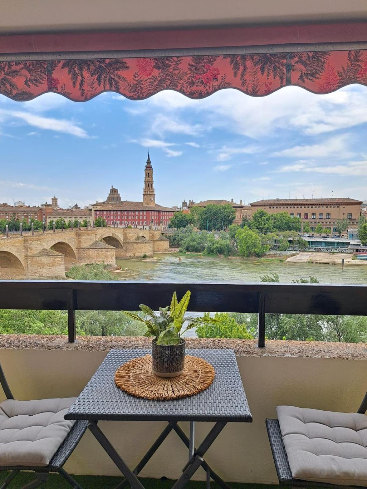 Apartamento Con Vistas Al Pilar Con Aparcamiento Privado Saragoça Exterior foto